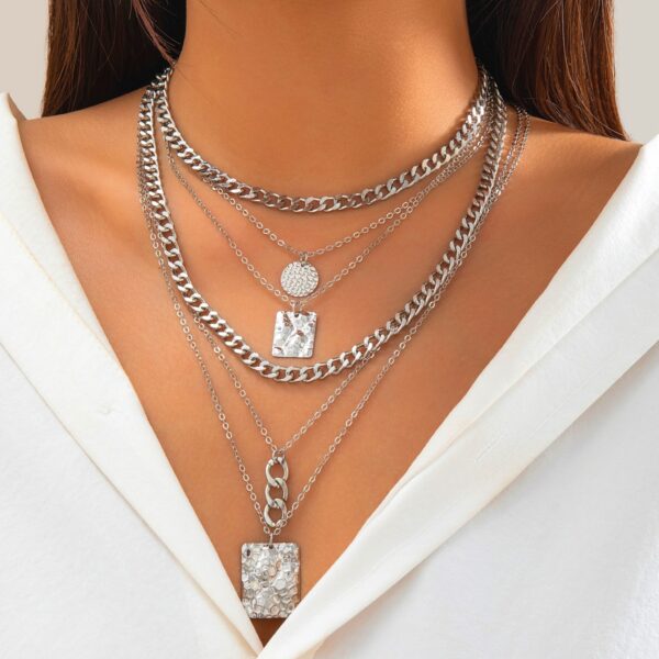 Ins personality niche metal chain layered necklace with sweet and cool snake skin pattern geometric pendant necklace for women - Image 3