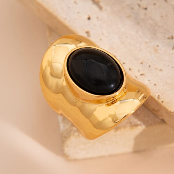 Retro Irregular Inlaid Gemstone Ring Geometric Acrylic Versatile Ring Set - Image 4