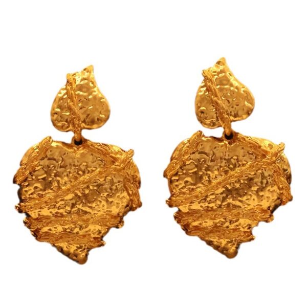 European and American vintage style lava brass gold heart-shaped niche earrings earrings earrings