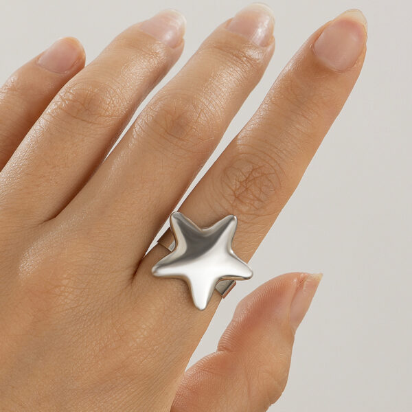 Cold and niche three-dimensional star shaped rings with spicy and beautiful mouth opening English letter bracelets - Image 15
