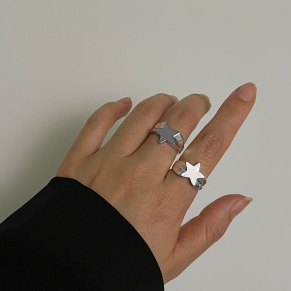 Cold and niche three-dimensional star shaped rings with spicy and beautiful mouth opening English letter bracelets - Image 4