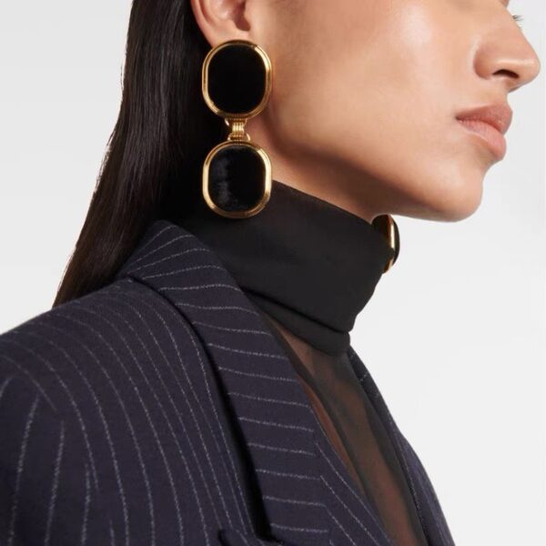 French retro exaggerated poplar forest suede metal double square earrings with ear clips, light luxury, fashionable and high-end earrings