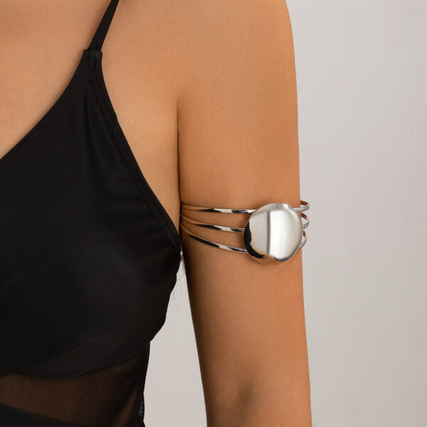 Personalized minimalist three-layer bread arm bracelet, niche minimalist open-ended arm bracelet, arm ring for women - Image 7