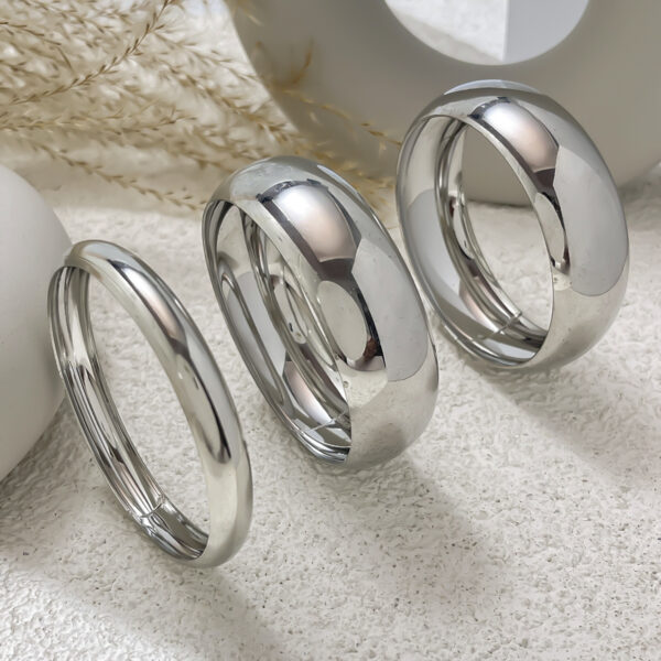 Stacked wind curved smooth surface bracelet with personalized and versatile metallic feel Bracelet set - Image 4