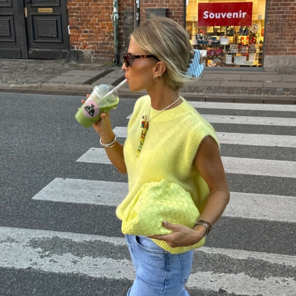 Fashion round neck knitted sweater vest autumn new item European and American cross-border women's street vest - Image 2