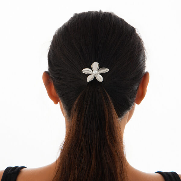 Versatile five petal flower alloy hair accessory with fashionable glossy imitation pearl bow headband - Image 7