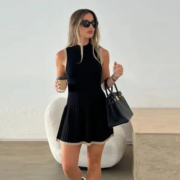 Knitted mini dress fashionable round neck pleated A-line dress - Image 2