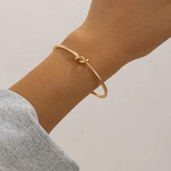 Double layered hollow knot opening bracelet for women's fashionable commuting style and flat line handmade accessories - Image 10