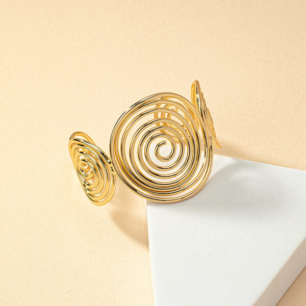 New metal design high-end adjustable bracelet European and American retro personality geometric niche bracelet - Image 3